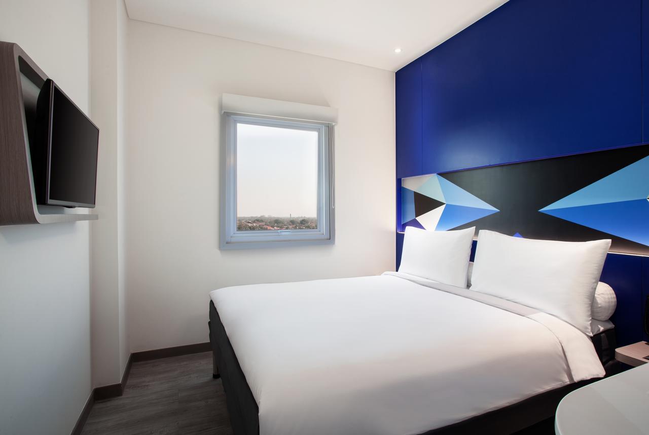 Ibis Budget Чиребон Экстерьер фото