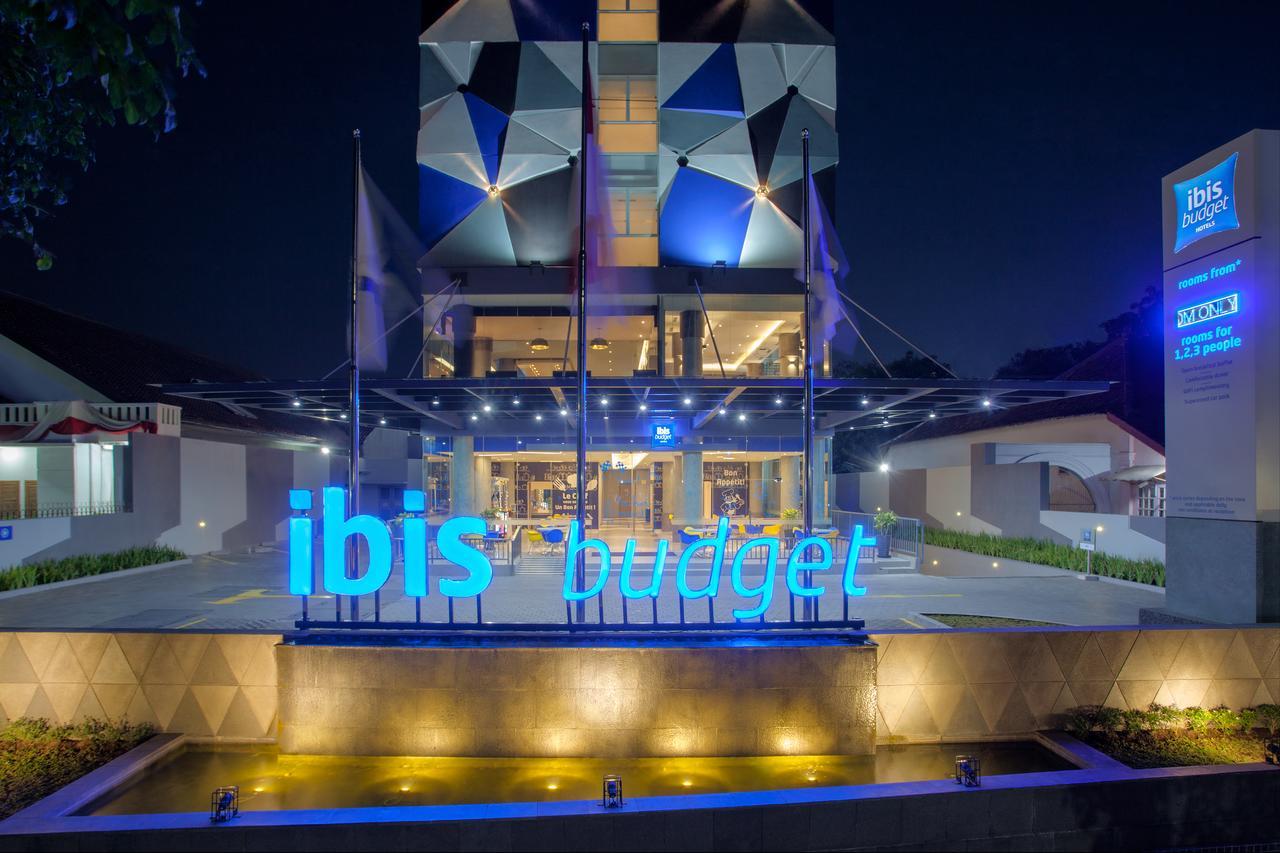 Ibis Budget Чиребон Экстерьер фото