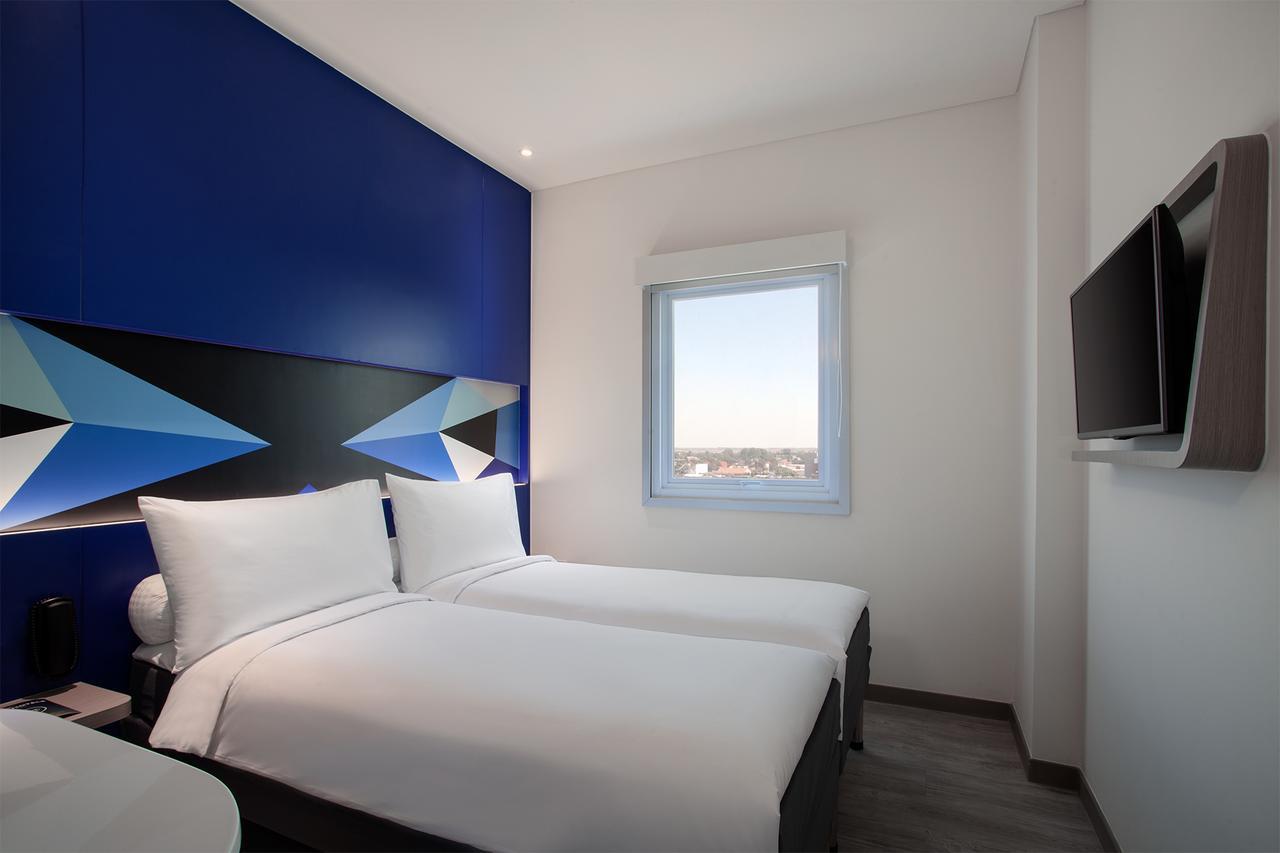 Ibis Budget Чиребон Экстерьер фото