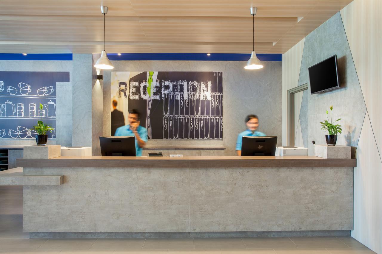 Ibis Budget Чиребон Экстерьер фото