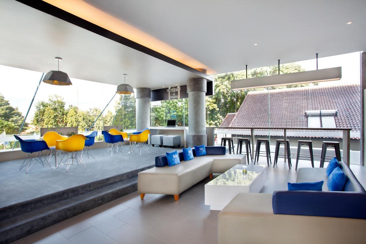 Ibis Budget Чиребон Экстерьер фото